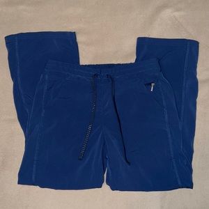 Beyond Scrubs Navy Scrubs - Size Petite Medium